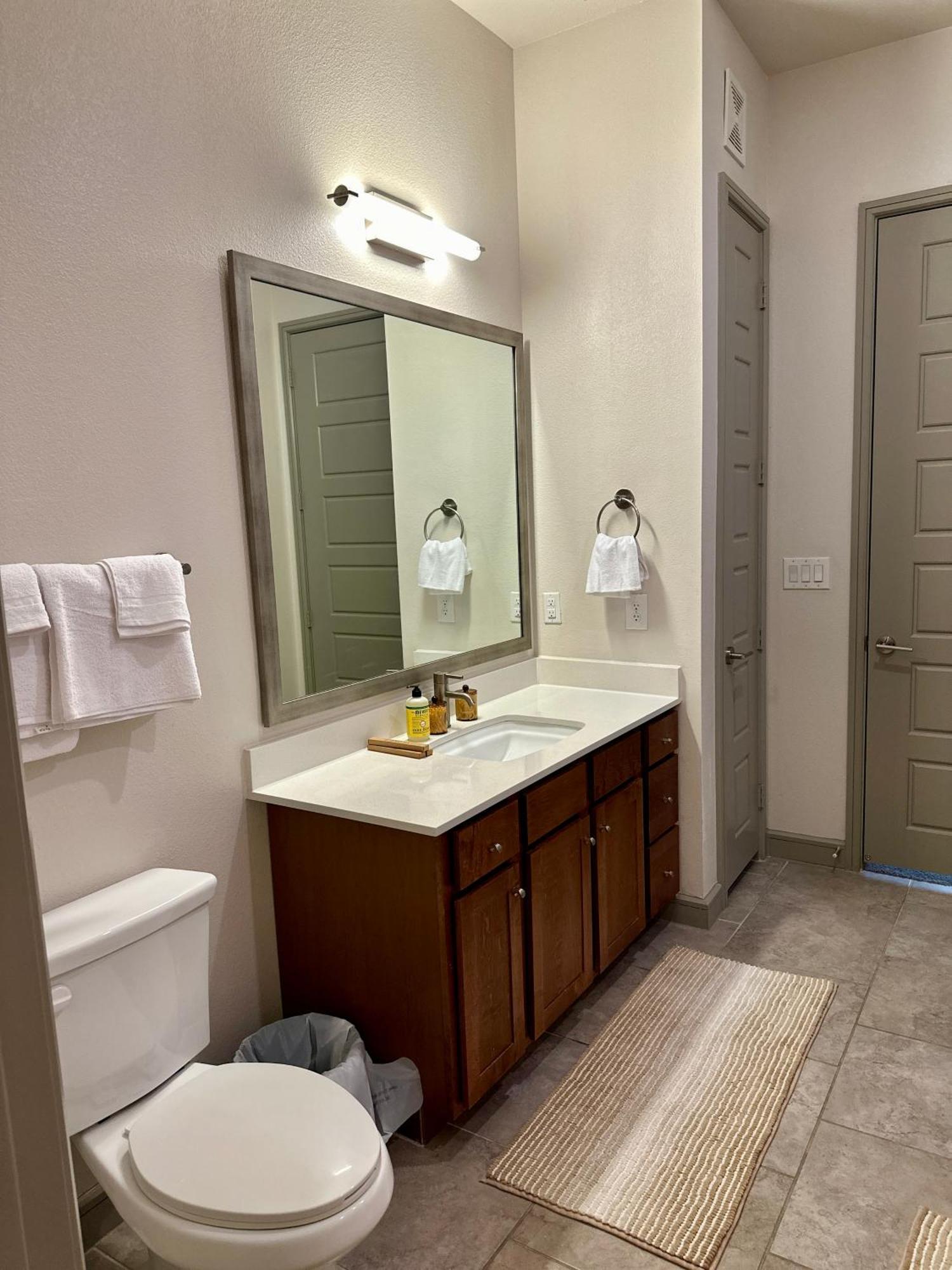 Downtown Houston Cozy Queen Suite Εξωτερικό φωτογραφία